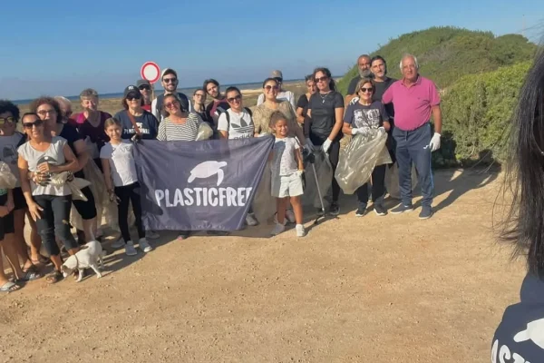 Salve, successo per la giornata ecologica a Torre Pali con Plastic Free