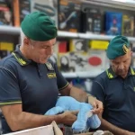 Anteprima di: Taranto, maxi sequestro della Guardia di Finanza: 63.000 prodotti falsi e non sicuri