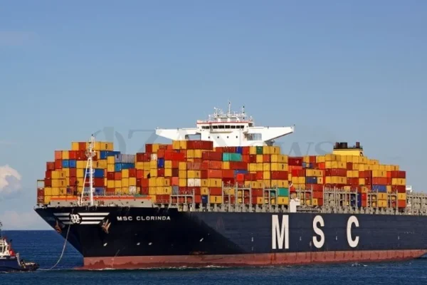 Taranto, portacontainer MSC Clorinda ormeggiata in sicurezza dopo avaria al motore
