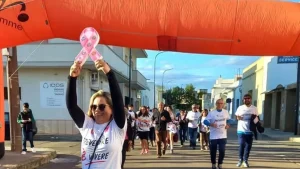 Taviano, conclusa la Staffetta in Rosa: comunità unita per la prevenzione del tumore al seno