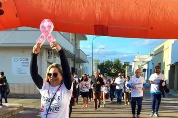 Taviano, conclusa la Staffetta in Rosa: comunità unita per la prevenzione del tumore al seno