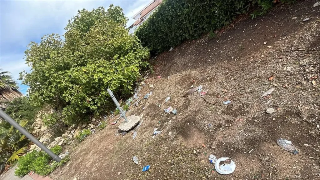 Dettaglio 5: Taviano, Giardini di Marinella: ripristinati i canestri e nuova pulizia dell'area