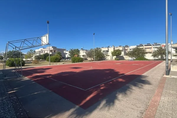 Taviano, Giardini di Marinella: ripristinati i canestri e nuova pulizia dell’area