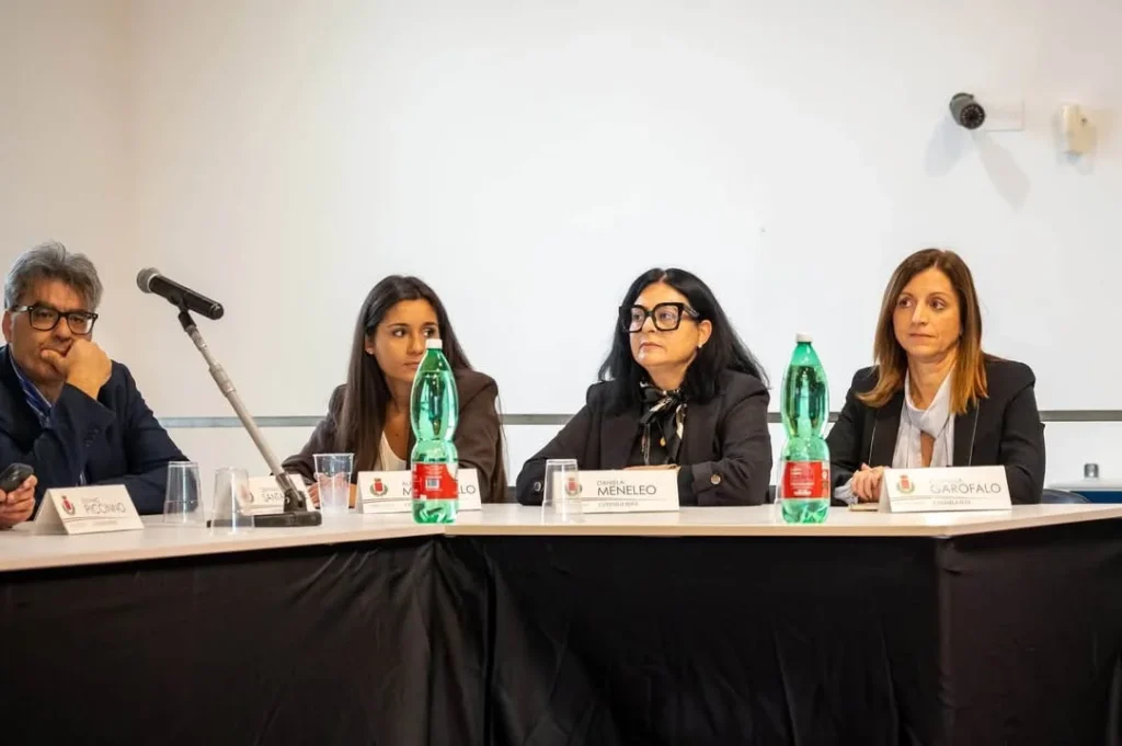 Dettaglio 10: Taviano, omaggio agli ex amministratori comunali: consegnate medaglie di riconoscenza