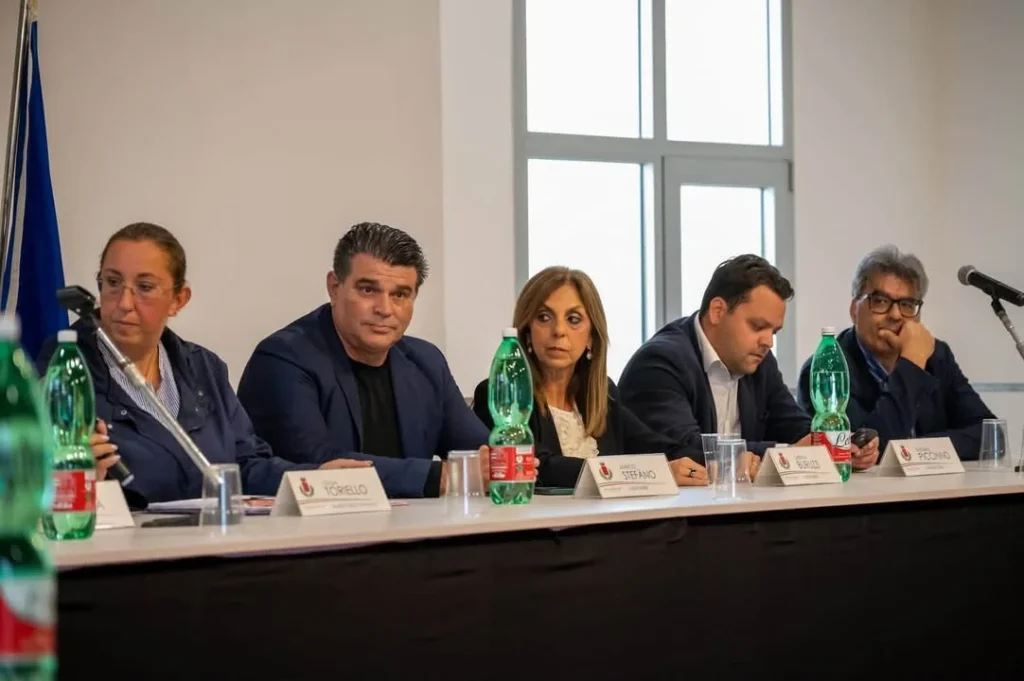 Dettaglio 11: Taviano, omaggio agli ex amministratori comunali: consegnate medaglie di riconoscenza