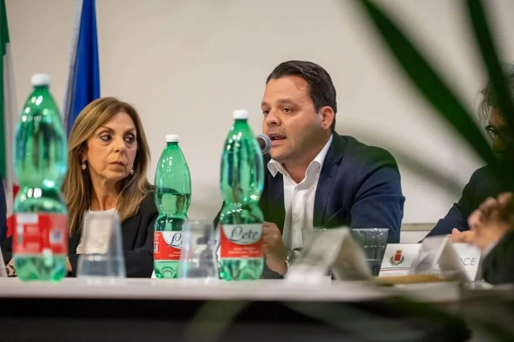 Dettaglio 6: Taviano, omaggio agli ex amministratori comunali: consegnate medaglie di riconoscenza