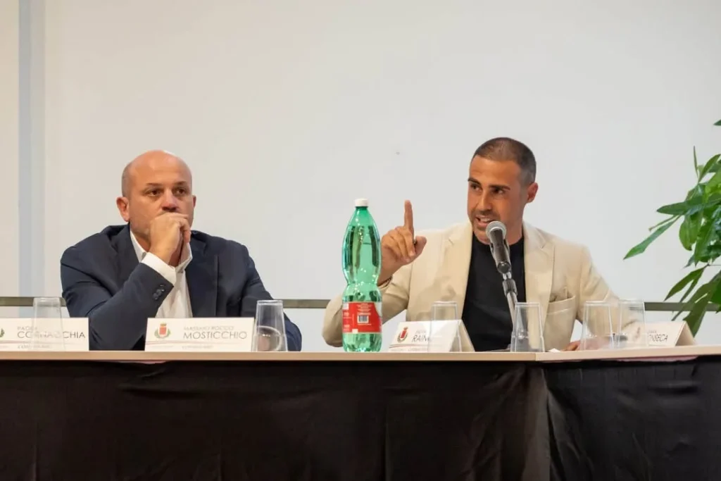 Dettaglio 7: Taviano, omaggio agli ex amministratori comunali: consegnate medaglie di riconoscenza
