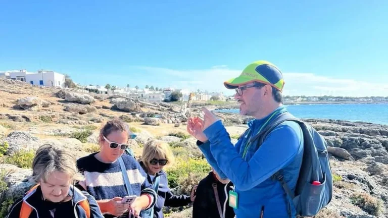 Taviano, ‘Sentieri di terra e di mare’: nuova passeggiata botanica verso Punta Pizzo