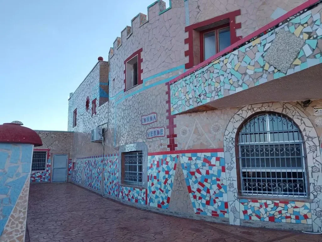 Dettaglio 3: Torre Chianca, dieci anni di lavoro per il mosaico monumentale di Giuseppe Toma