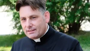 Anteprima di: Tricase, solidarietà a Don Antonio Coluccia dopo minacce a Roma