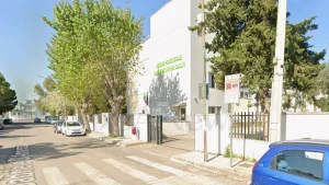 Ugento, tensione vicino alla scuola media: 23enne fermato dai Carabinieri