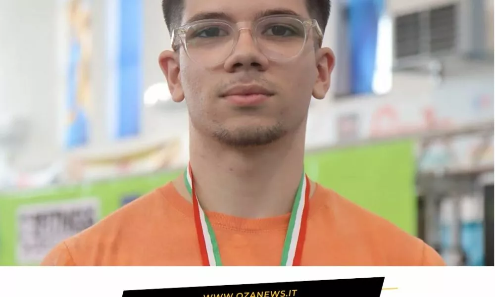 Luca De Matteis, Coppa Italia Bench Press U20 winner. Italian powerlifter with medal. Sports achievement.