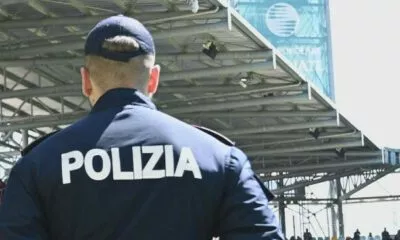Police officer at stadium. Napoli fan banned for 10 years after Lecce riot. DASPO.
